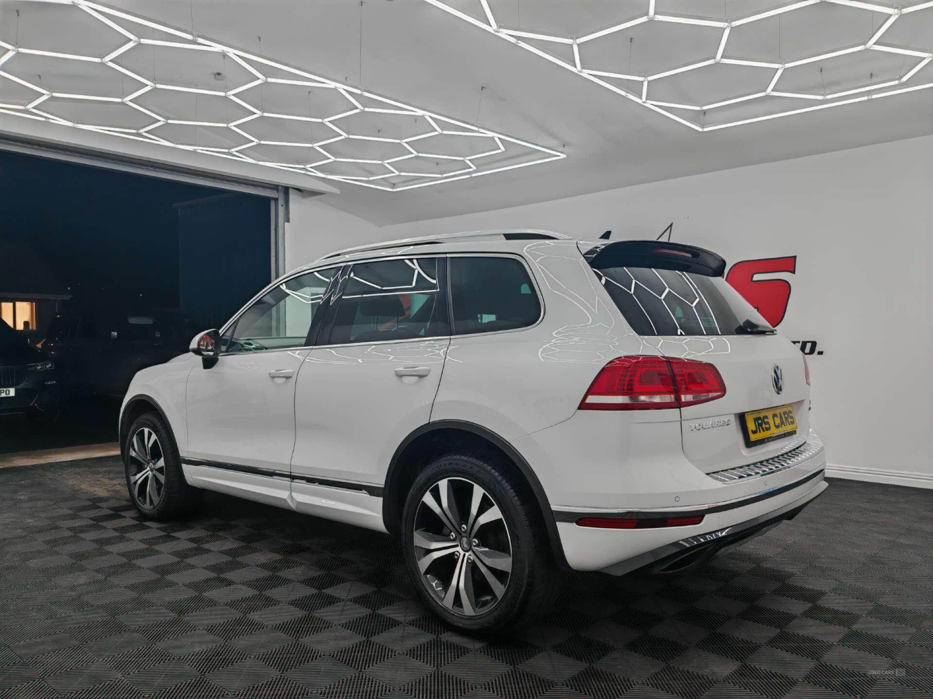 Apr 2015 Volkswagen Touareg 3.0 V6 TDI BlueMotion Tech 262 R-Line 5dr Tip Auto