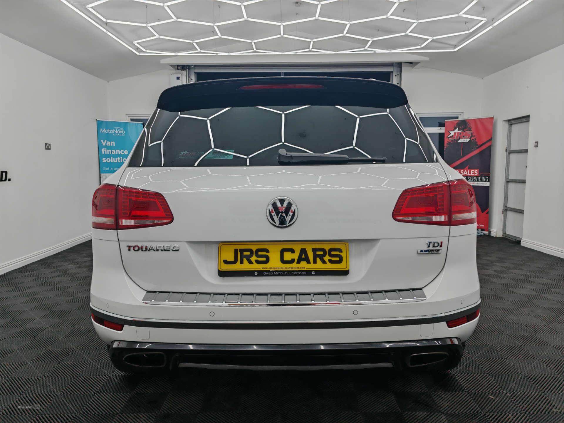 Apr 2015 Volkswagen Touareg 3.0 V6 TDI BlueMotion Tech 262 R-Line 5dr Tip Auto