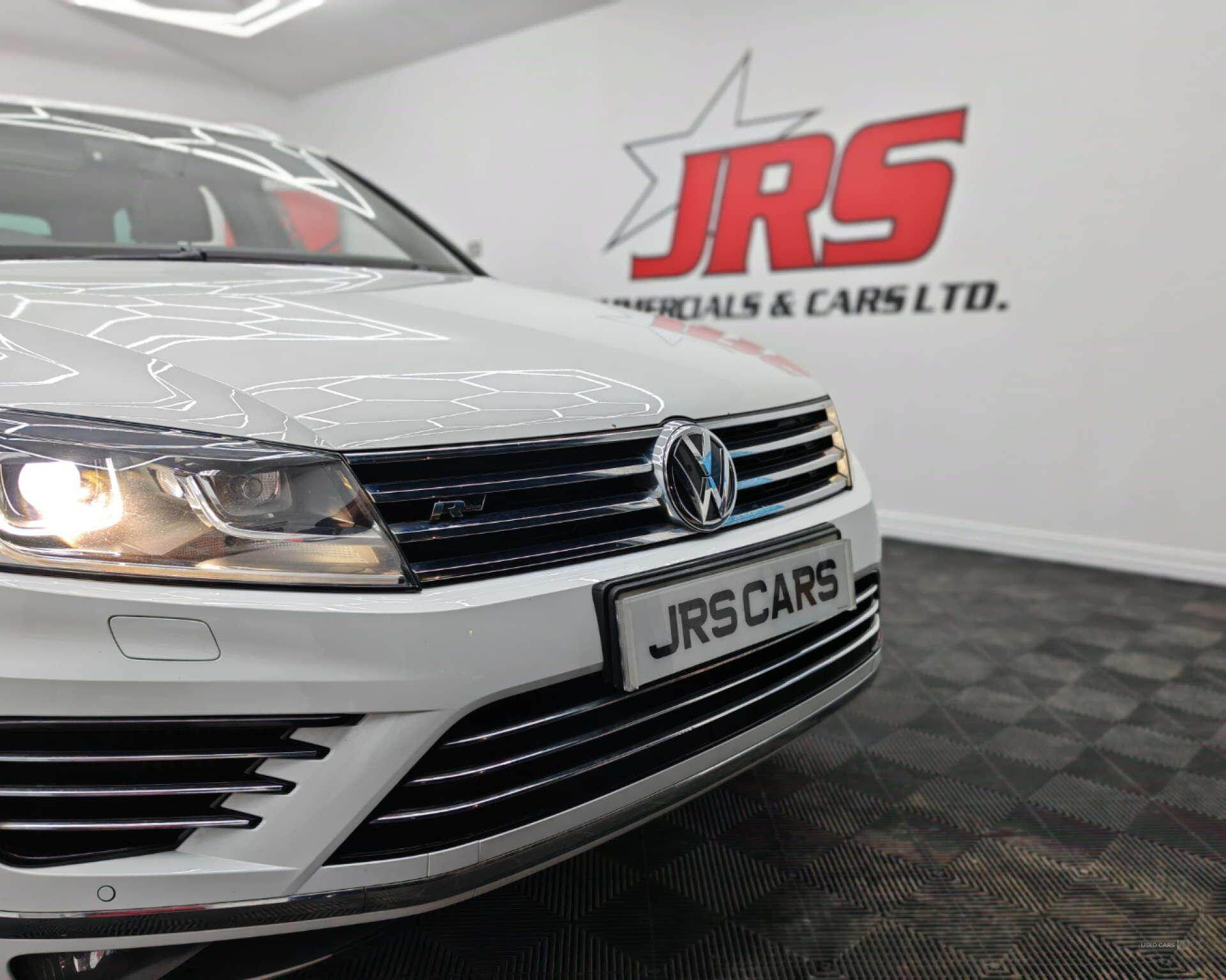 Apr 2015 Volkswagen Touareg 3.0 V6 TDI BlueMotion Tech 262 R-Line 5dr Tip Auto