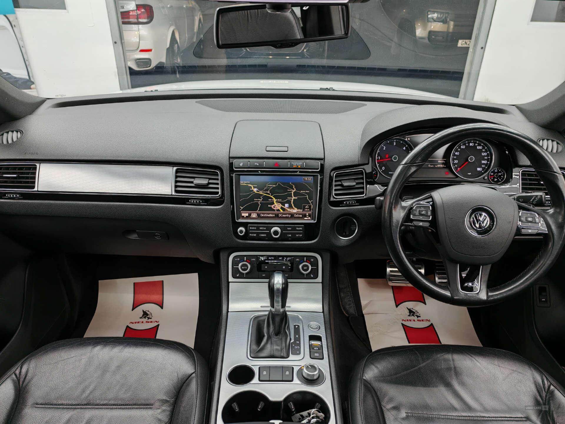 Apr 2015 Volkswagen Touareg 3.0 V6 TDI BlueMotion Tech 262 R-Line 5dr Tip Auto