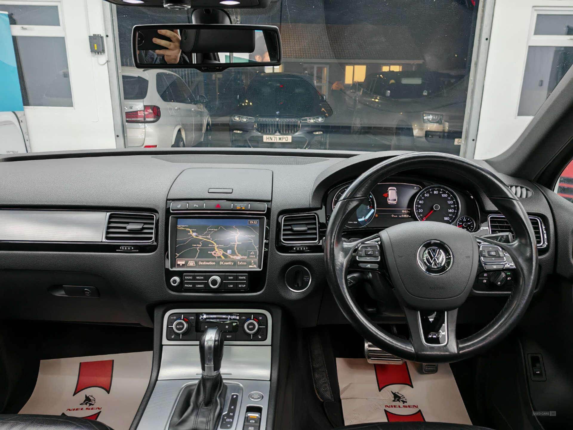 Apr 2015 Volkswagen Touareg 3.0 V6 TDI BlueMotion Tech 262 R-Line 5dr Tip Auto