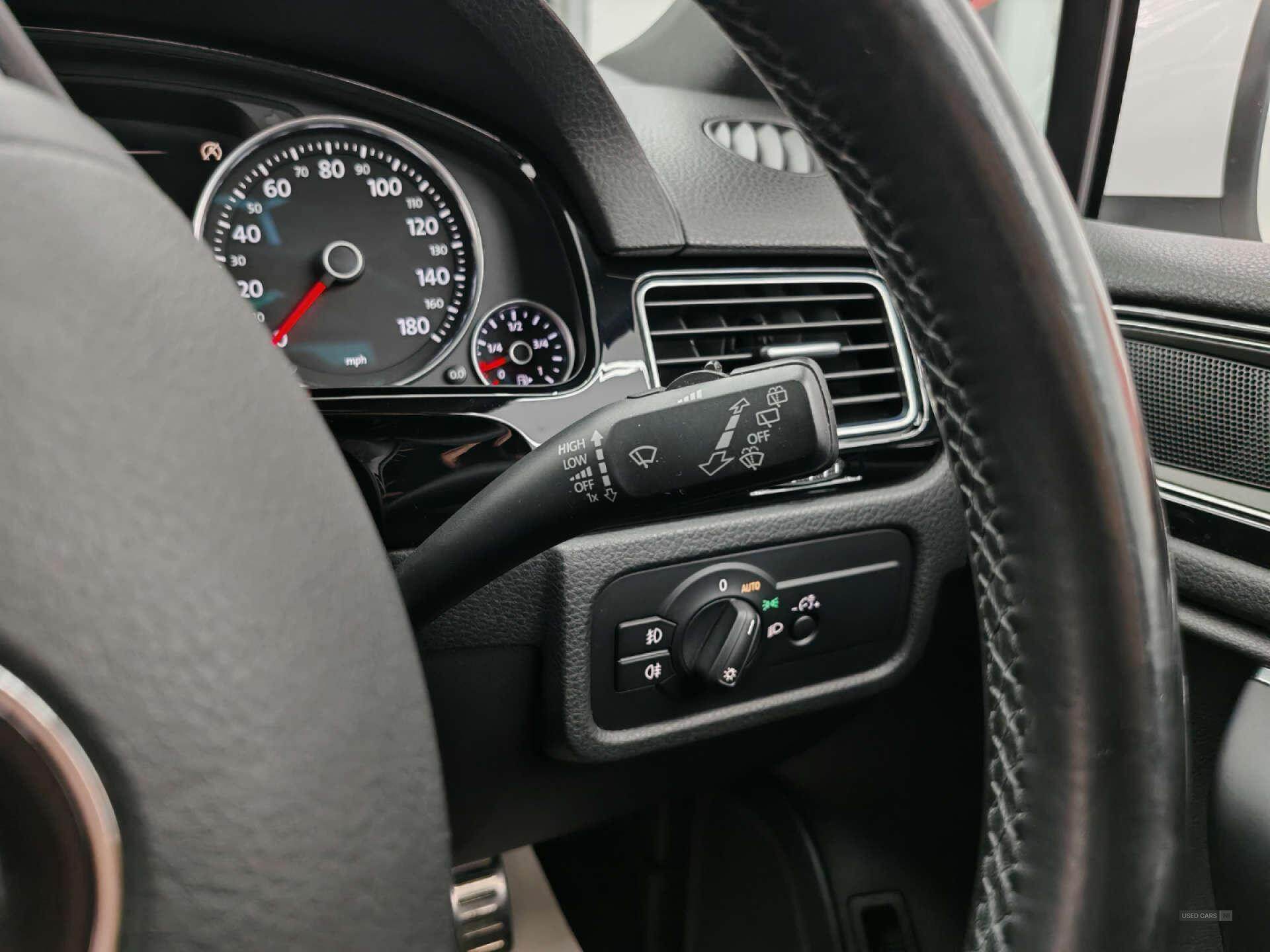 Apr 2015 Volkswagen Touareg 3.0 V6 TDI BlueMotion Tech 262 R-Line 5dr Tip Auto