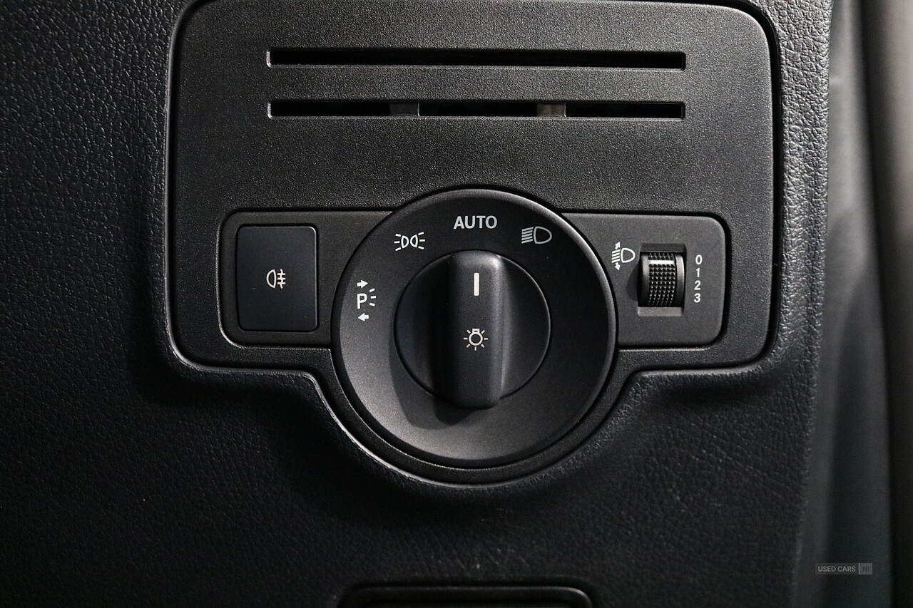 Jun 2022 Mercedes-Benz Vito 114 CDI Select 9-Seater