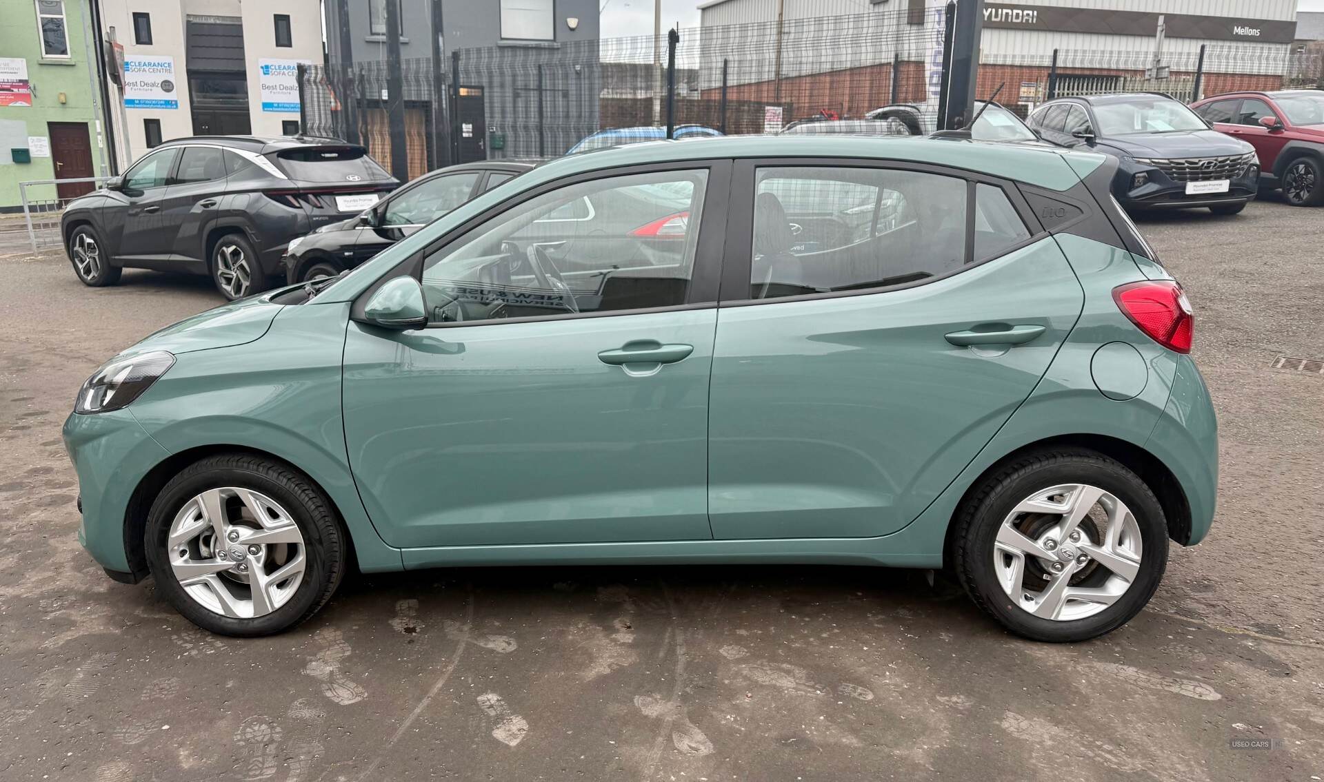 Hyundai i10 HATCHBACK in Down