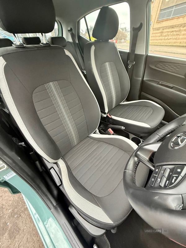 Hyundai i10 HATCHBACK in Down