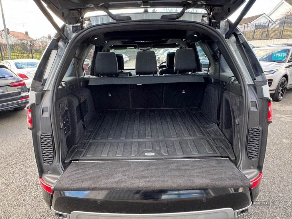 Aug 2018 Land Rover Discovery 3.0 SDV6 HSE Luxury 5dr Auto