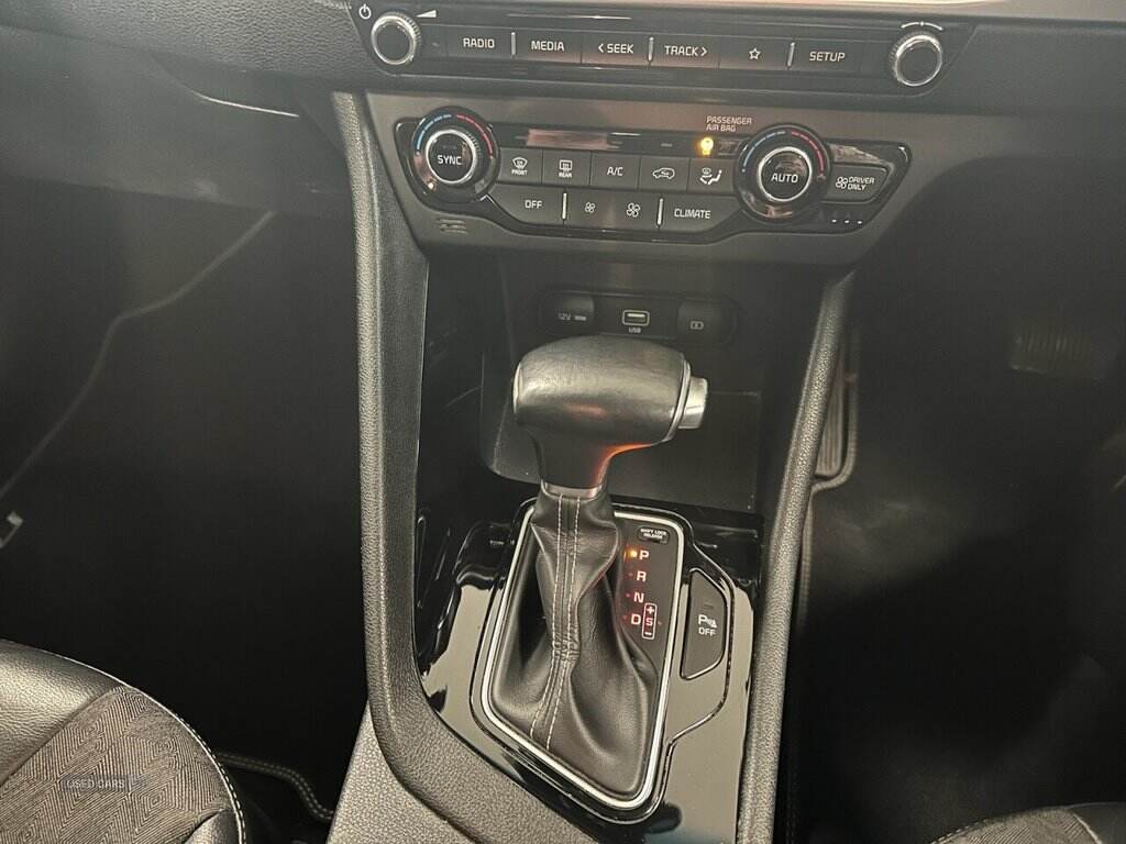 Sep 2020 Kia Niro 1.6 GDi Hybrid 2 5dr DCT