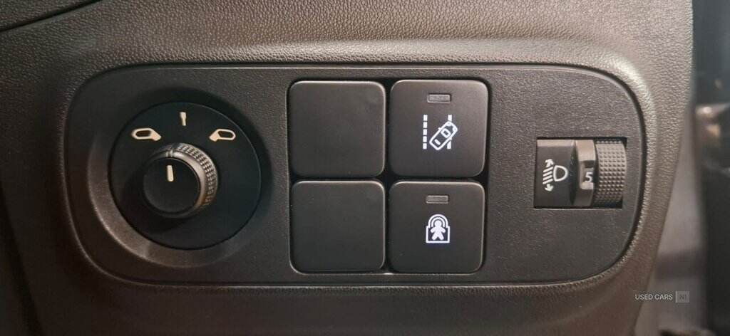 Dec 2017 Citroen C3 1.2 PureTech 82 Flair 5dr