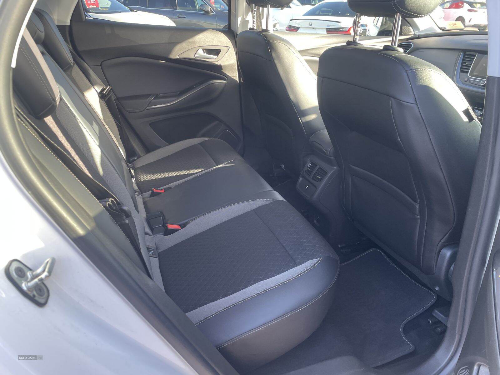 Jan 2022 Vauxhall Grandland X 1.5 Turbo D SRi Nav 5dr