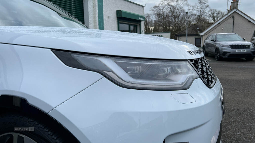 Mar 2023 Land Rover Discovery 3.0 D300 R-Dynamic HSE 5dr Auto