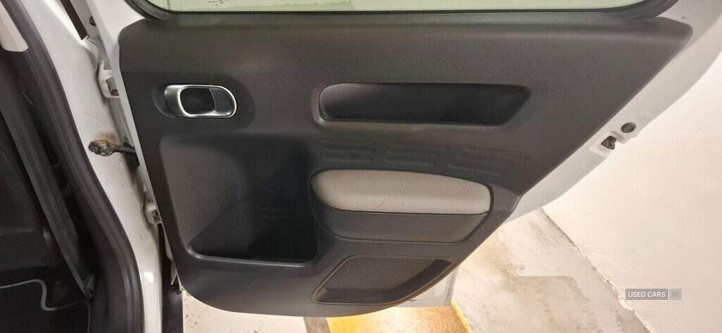 Jun 2020 Citroen C4 Cactus 1.5 BlueHDi Flair 5dr
