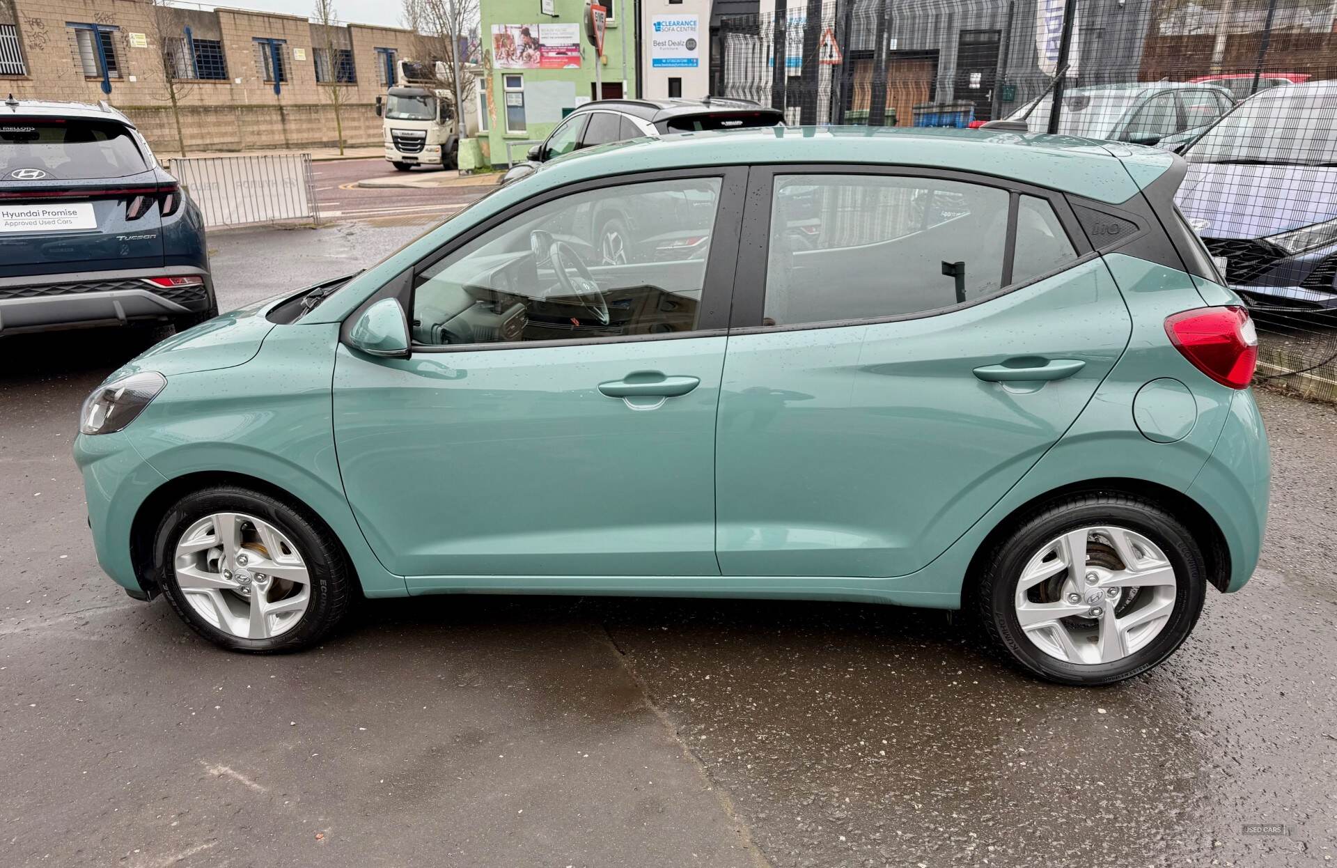 Hyundai i10 HATCHBACK in Down