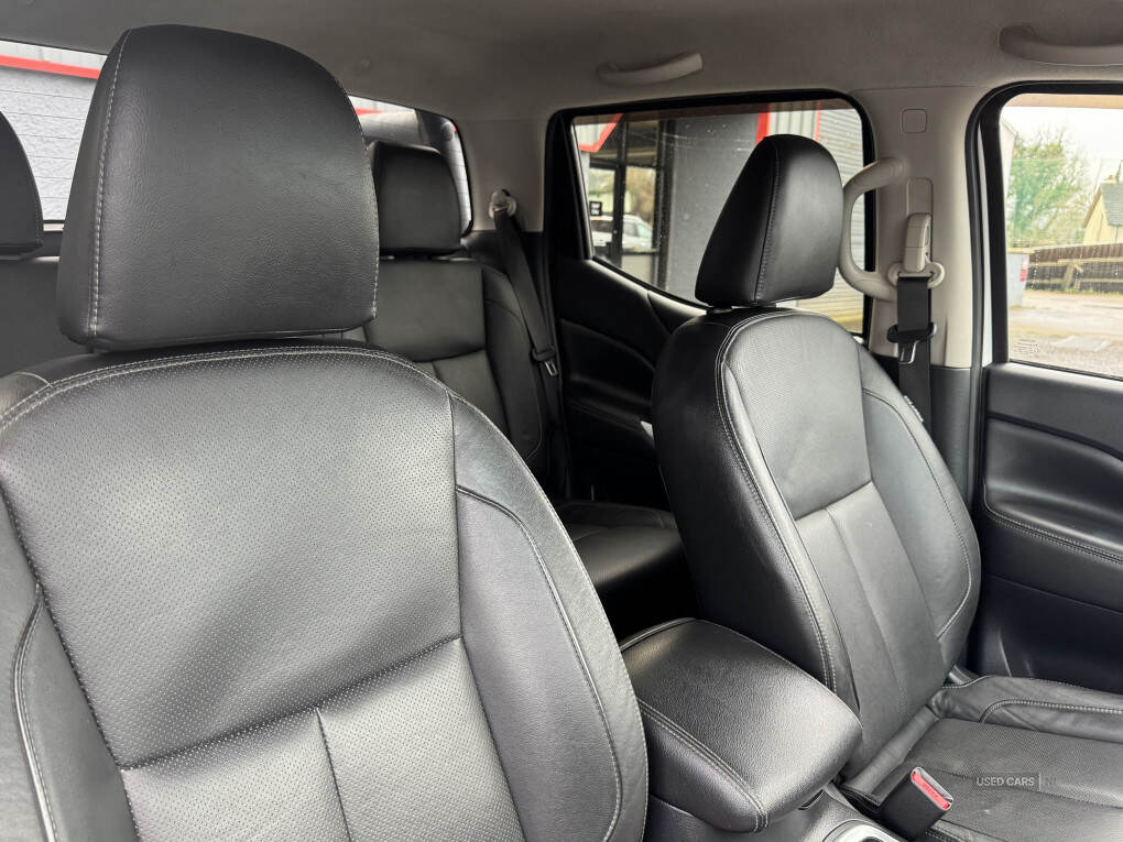 Oct 2017 Nissan Navara Double Cab Pick Up Tekna 2.3dCi 190 4WD