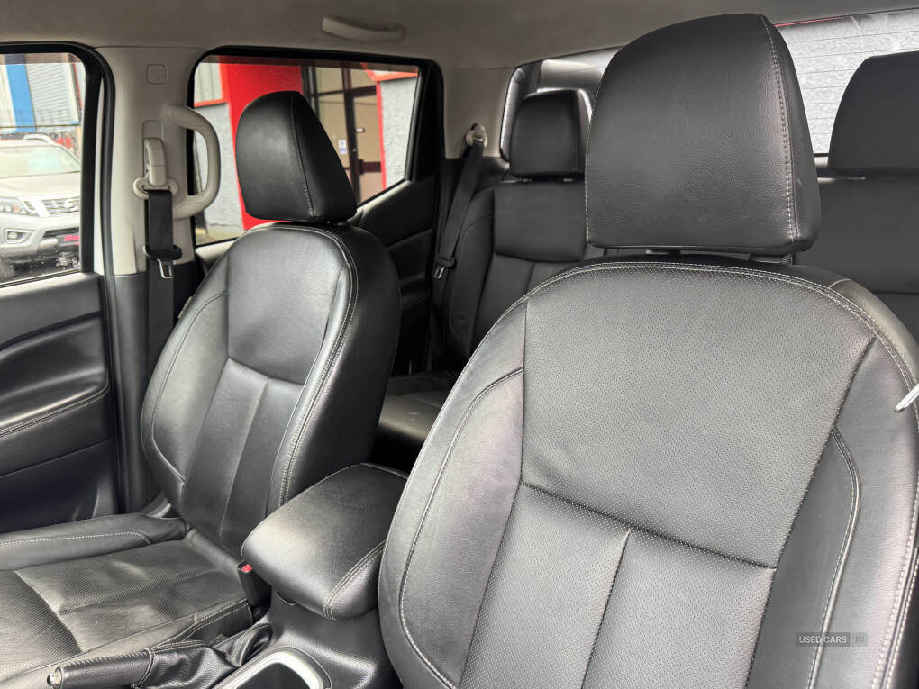 Oct 2017 Nissan Navara Double Cab Pick Up Tekna 2.3dCi 190 4WD