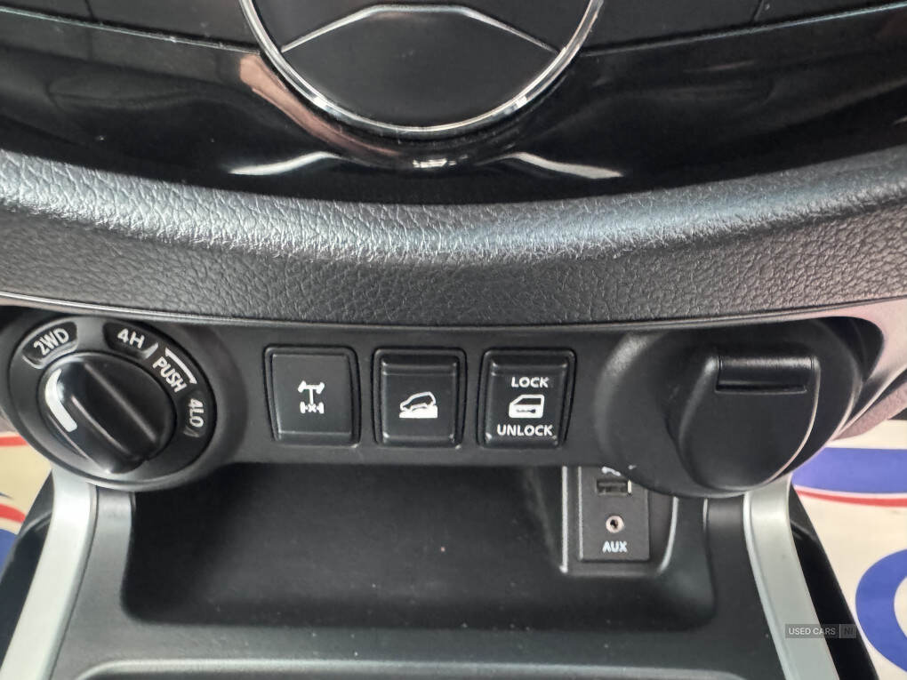 Oct 2017 Nissan Navara Double Cab Pick Up Tekna 2.3dCi 190 4WD