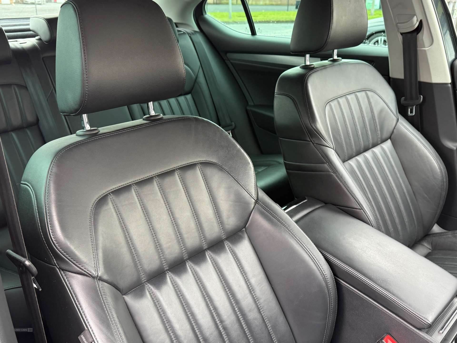 Dec 2017 Skoda Superb 2.0 TDI CR SE L Executive 5dr DSG [7 Speed]