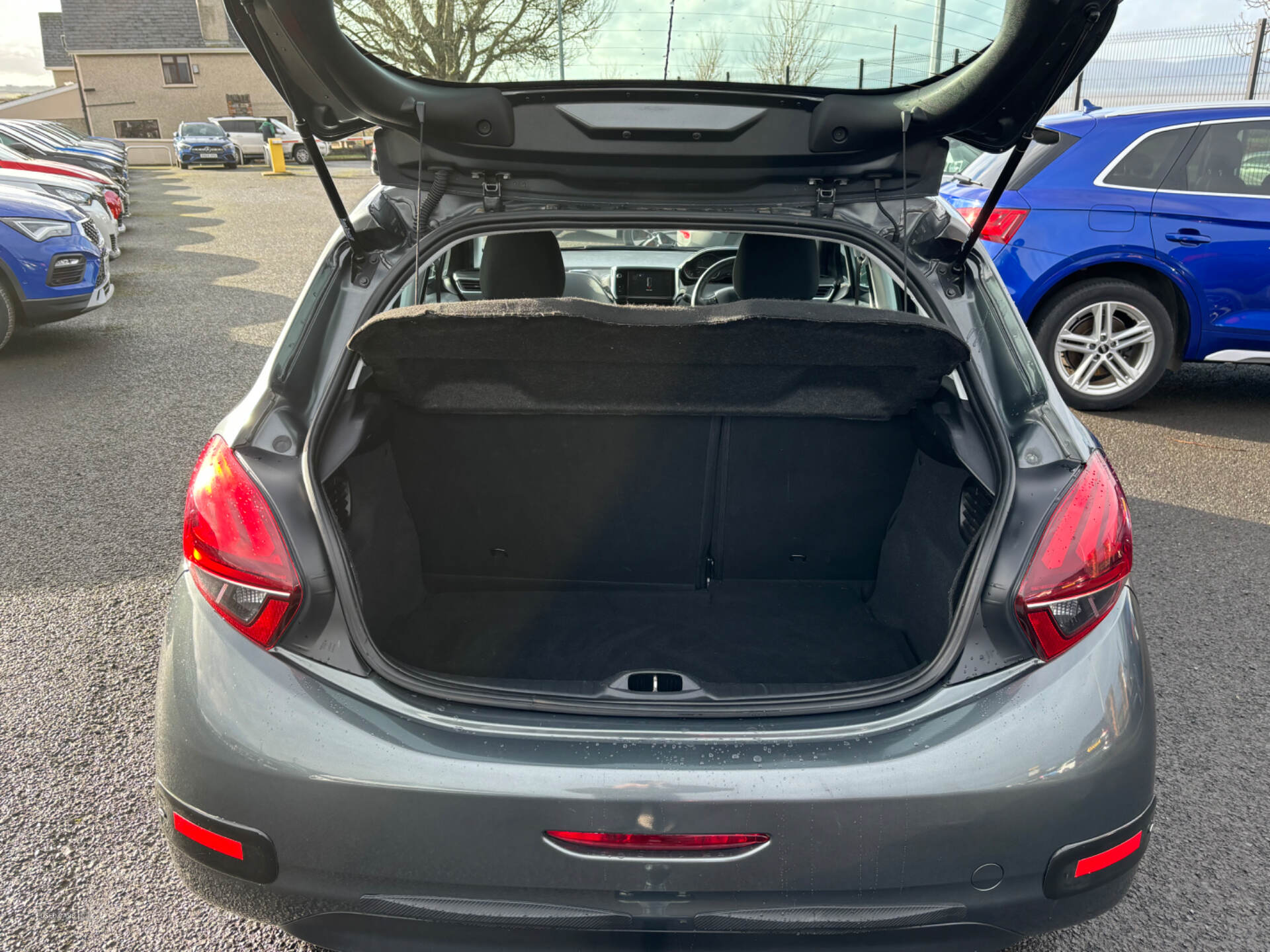 Peugeot 208 DIESEL HATCHBACK in Derry / Londonderry