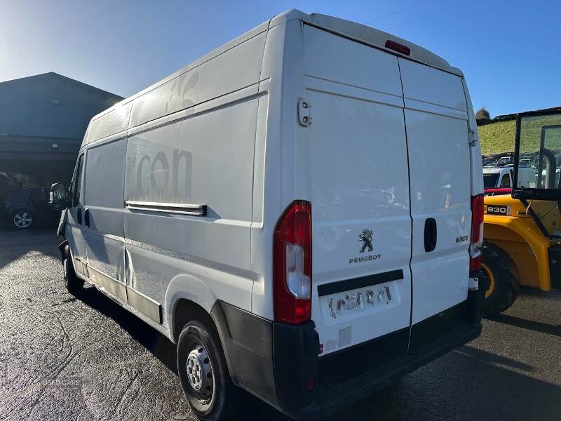  2018 Peugeot Boxer 335 PRO L3H2 BLUE2.0 HDI