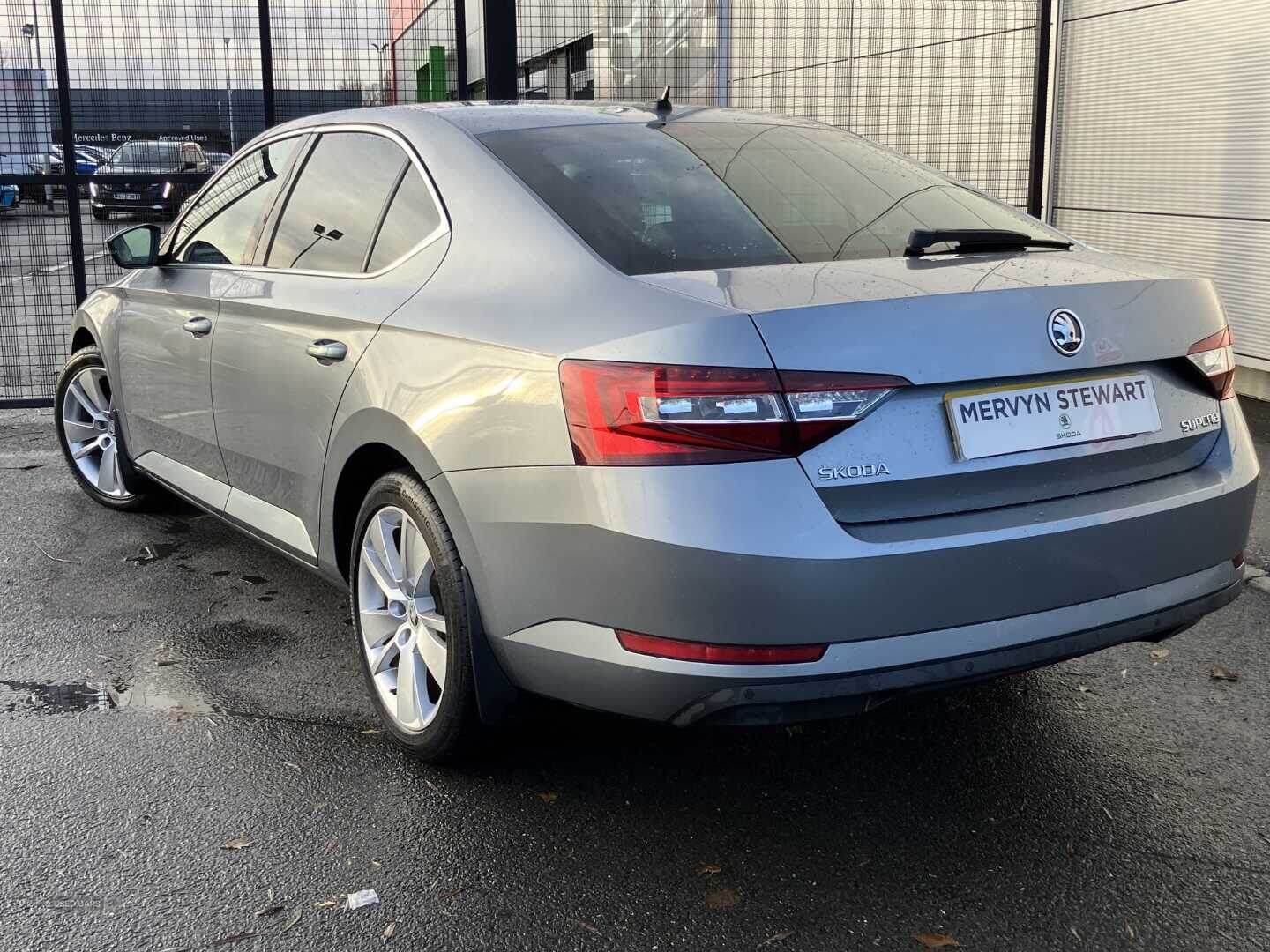 Jan 2018 Skoda Superb 2.0 TDI CR SE L Executive 5dr DSG