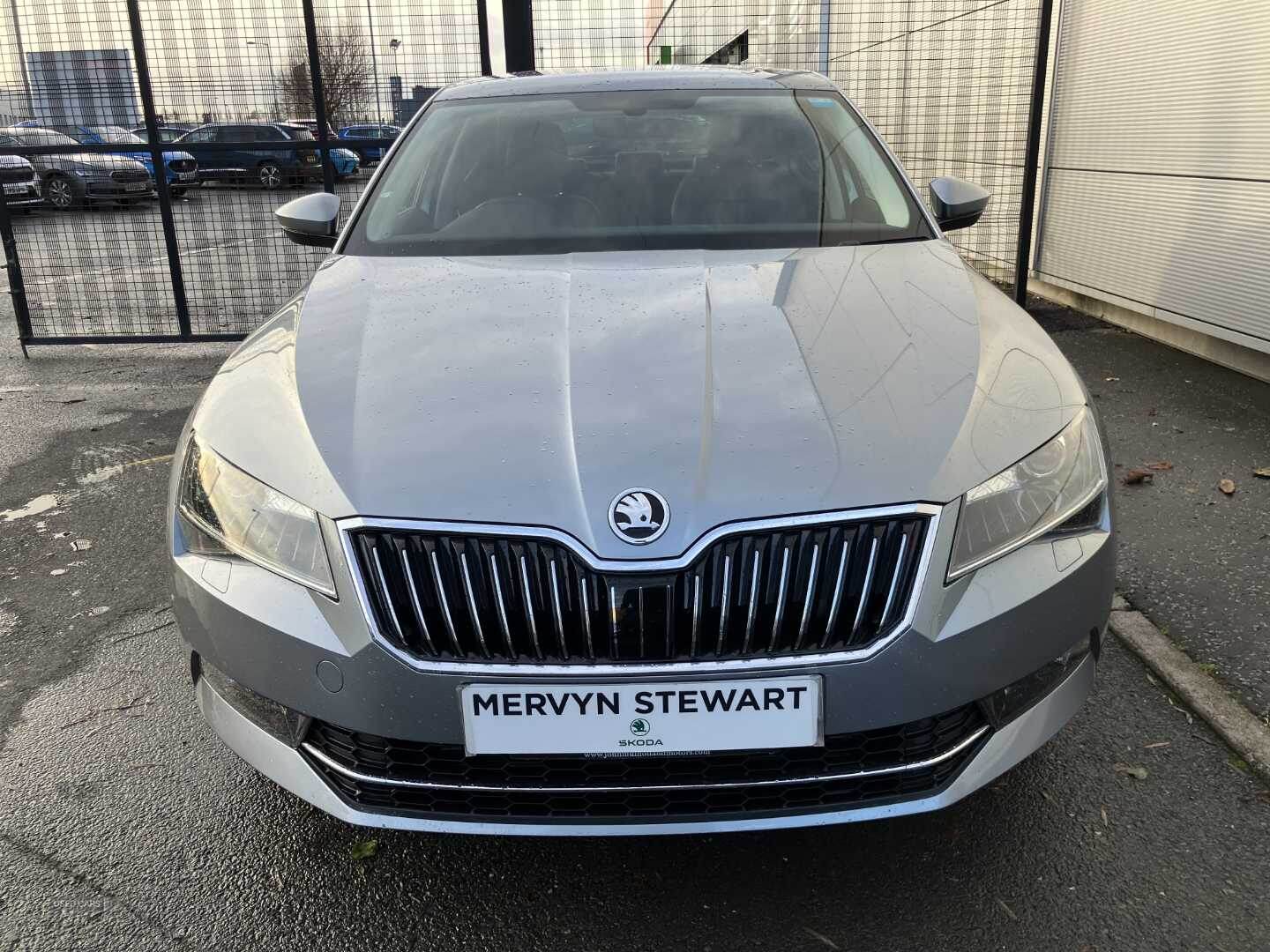 Jan 2018 Skoda Superb 2.0 TDI CR SE L Executive 5dr DSG