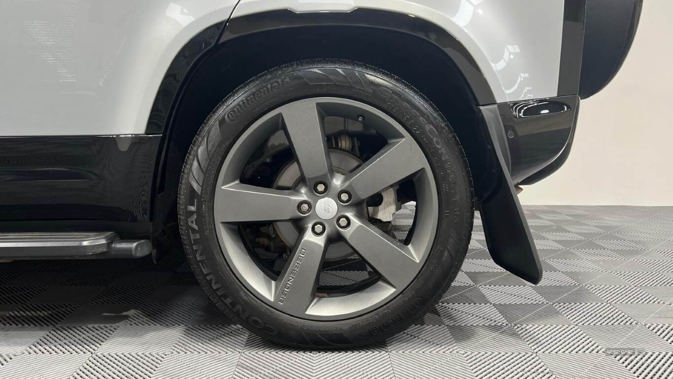 Feb 2021 Land Rover Defender 3.0 D250 First Edition 110 5dr Auto [7 Seat]