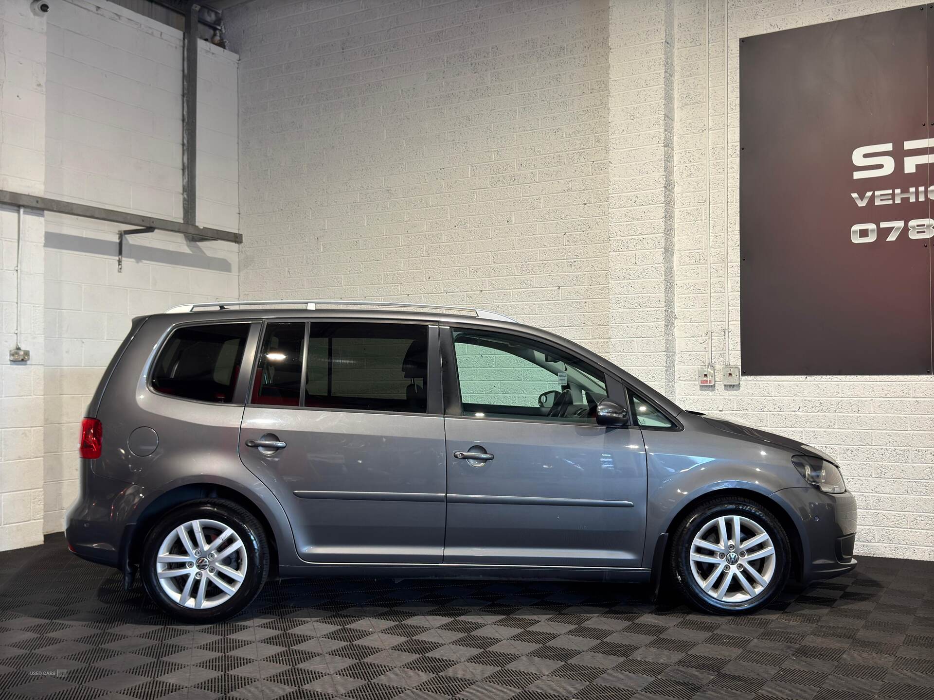 Aug 2011 Volkswagen Touran 1.6 TDI 105 BlueMotion Tech SE 5dr