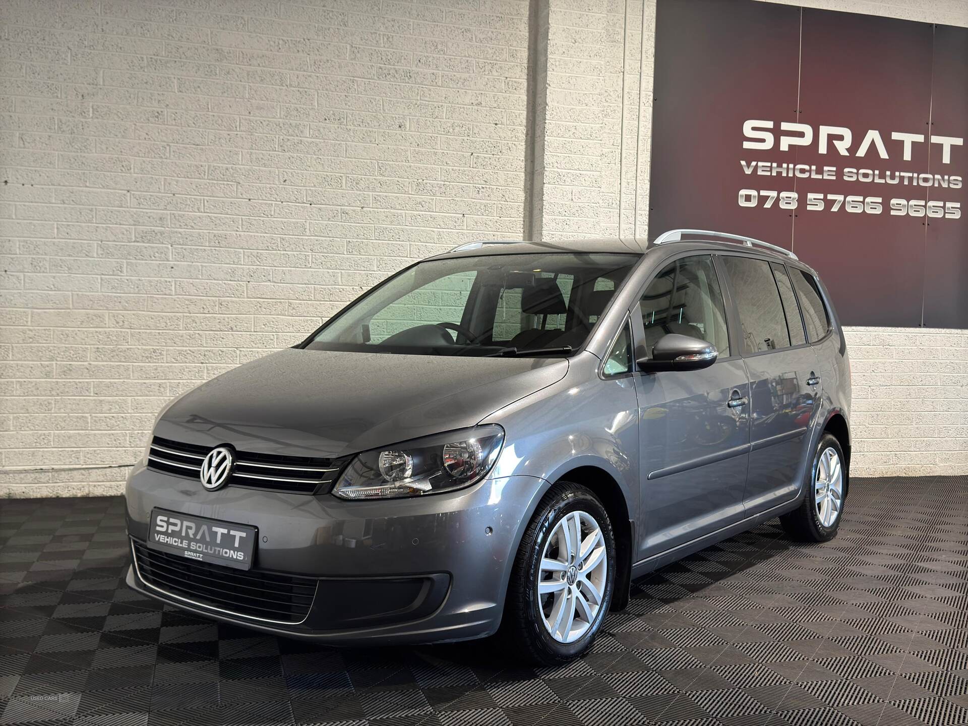 Aug 2011 Volkswagen Touran 1.6 TDI 105 BlueMotion Tech SE 5dr