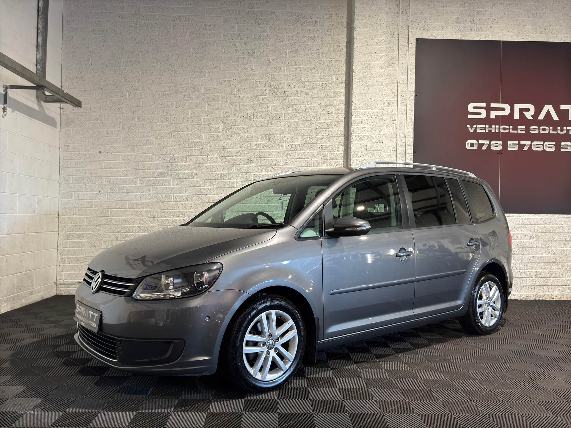 Aug 2011 Volkswagen Touran 1.6 TDI 105 BlueMotion Tech SE 5dr