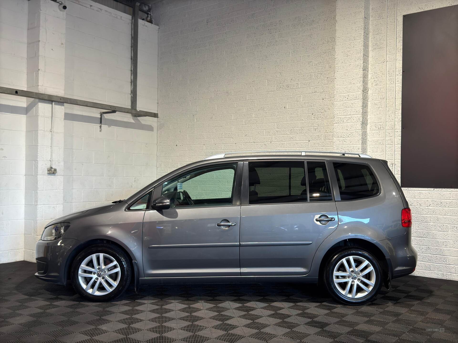 Aug 2011 Volkswagen Touran 1.6 TDI 105 BlueMotion Tech SE 5dr