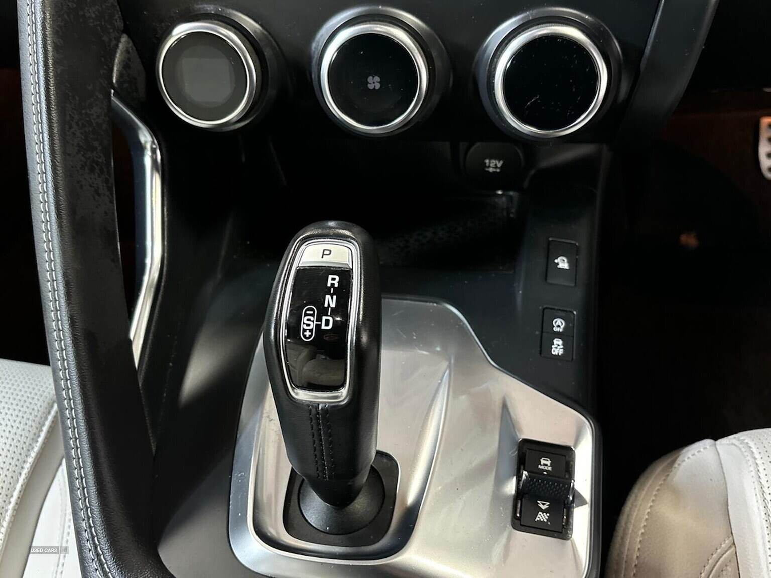Jan 2019 Jaguar E-Pace 2.0D R-Dynamic S 5Dr Auto