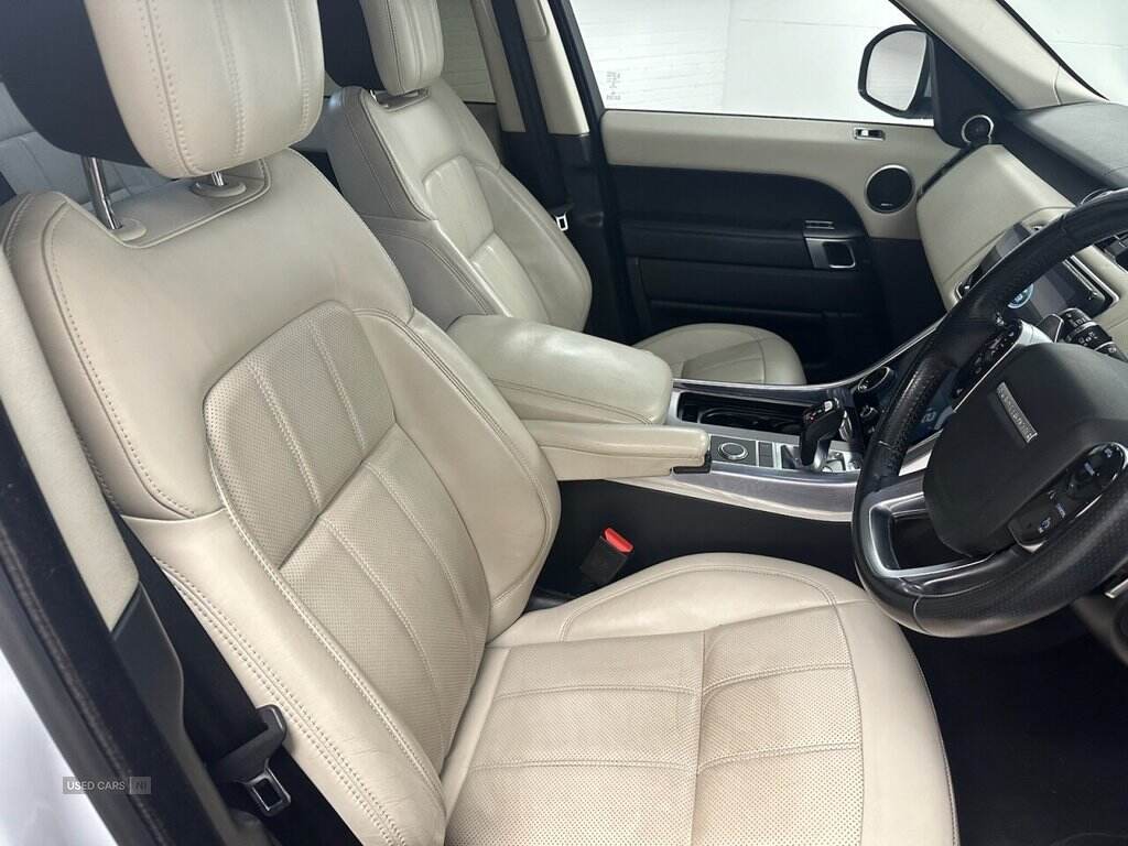 Mar 2018 Land Rover Range Rover Sport 2.0 SD4 HSE 5dr Auto