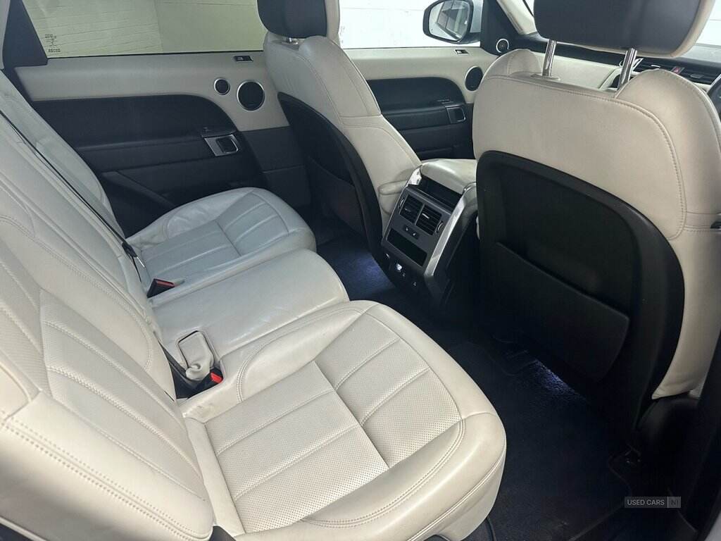 Mar 2018 Land Rover Range Rover Sport 2.0 SD4 HSE 5dr Auto