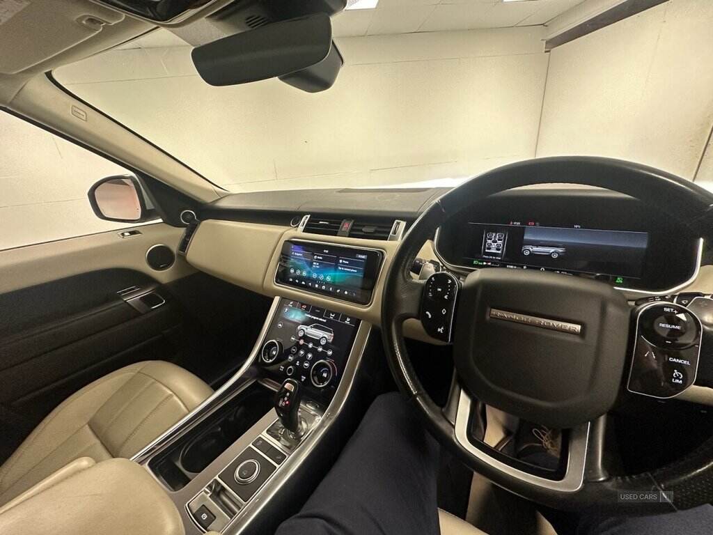 Mar 2018 Land Rover Range Rover Sport 2.0 SD4 HSE 5dr Auto