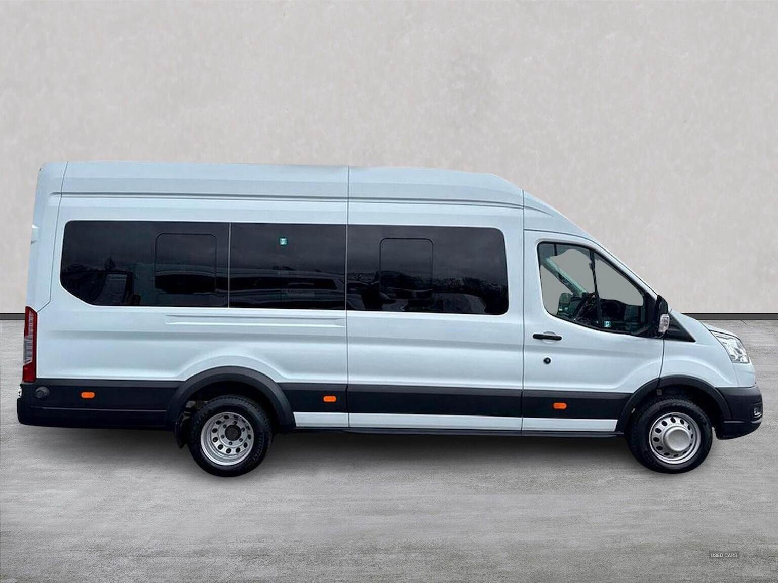 May 2021 Ford Transit 2.0 Ecoblue 130Ps H3 17 Seater Leader