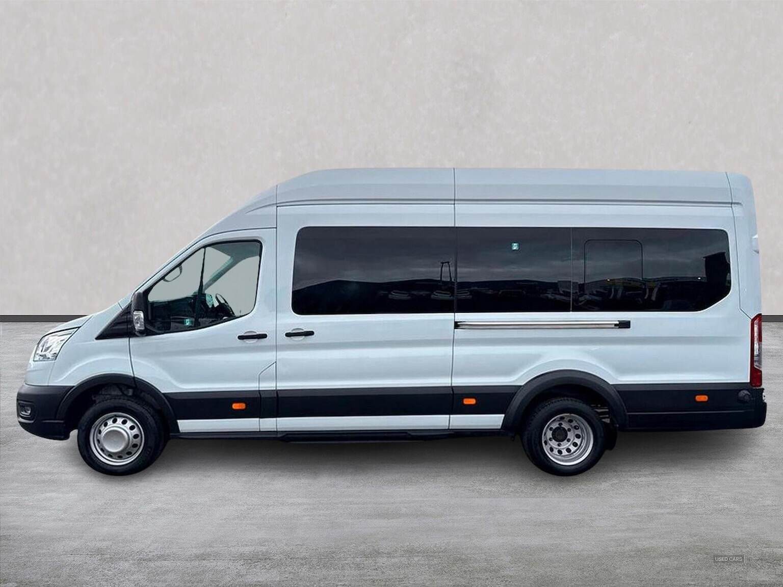 May 2021 Ford Transit 2.0 Ecoblue 130Ps H3 17 Seater Leader