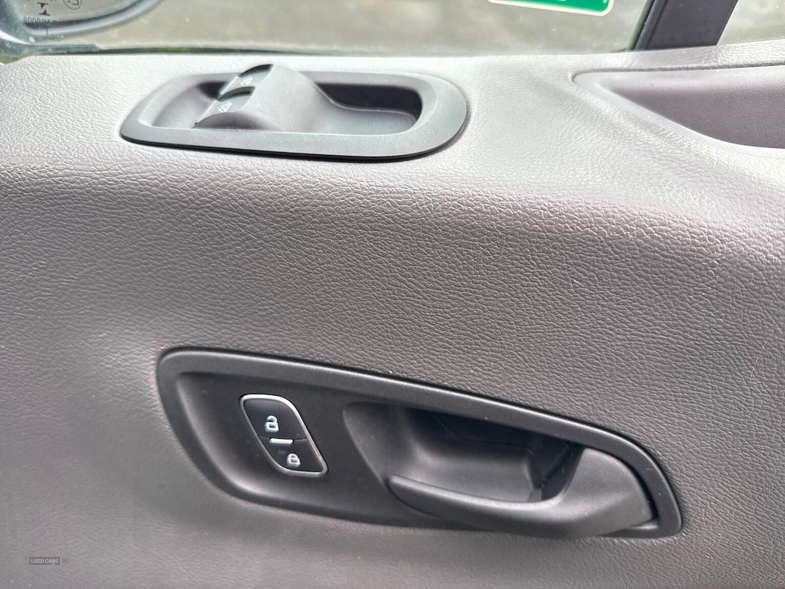 May 2021 Ford Transit 2.0 Ecoblue 130Ps H3 17 Seater Leader