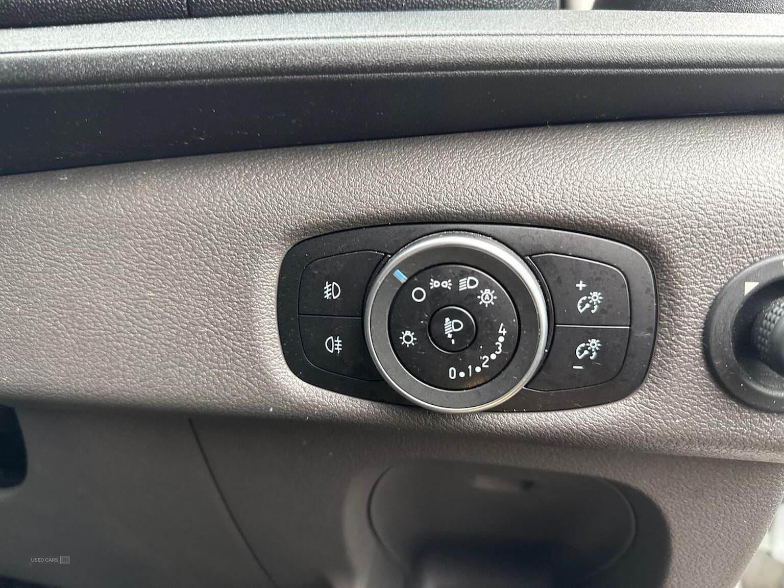 May 2021 Ford Transit 2.0 Ecoblue 130Ps H3 17 Seater Leader