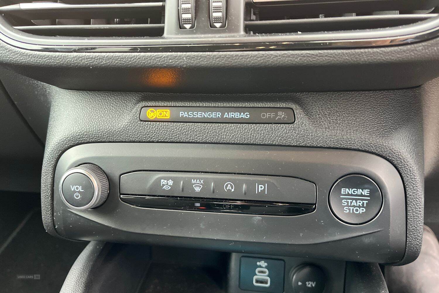 Dec 2023 Ford Focus 1.0 EcoBoost Hybrid mHEV ST-Line 5dr