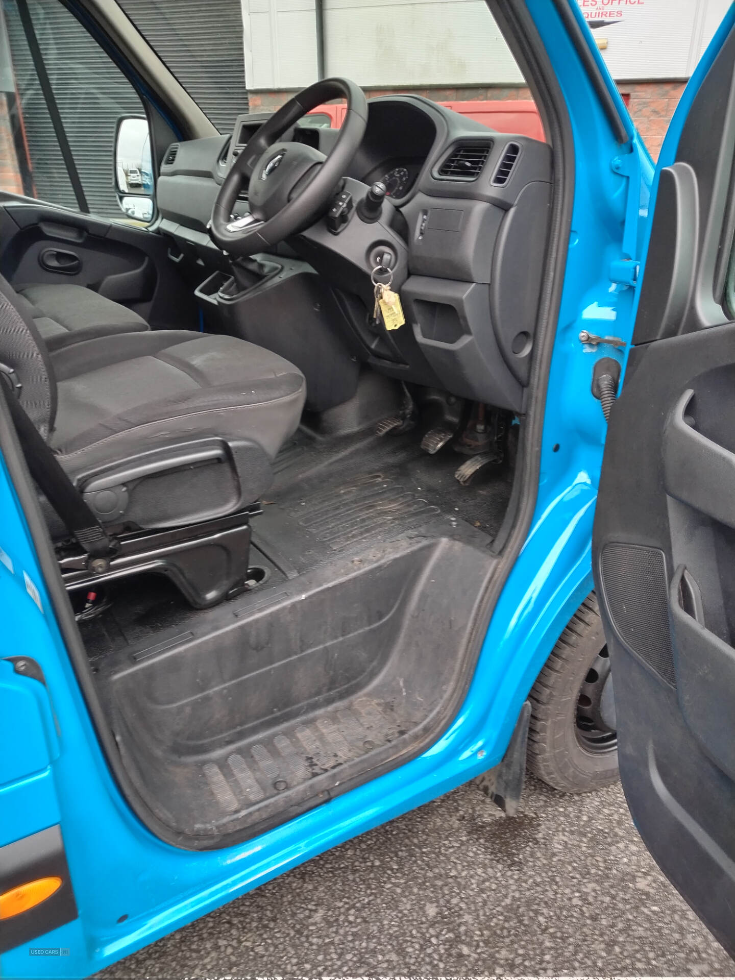 Jun 2020 Renault Master LM35 ENERGY dCi 150 Business Medium Roof Van