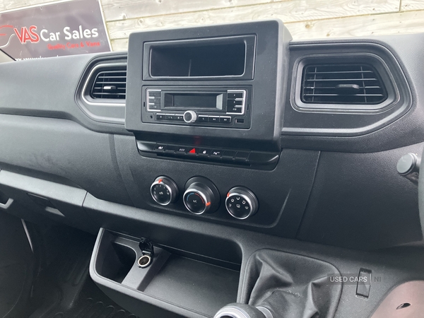 Renault Master LWB DIESEL FWD in Down
