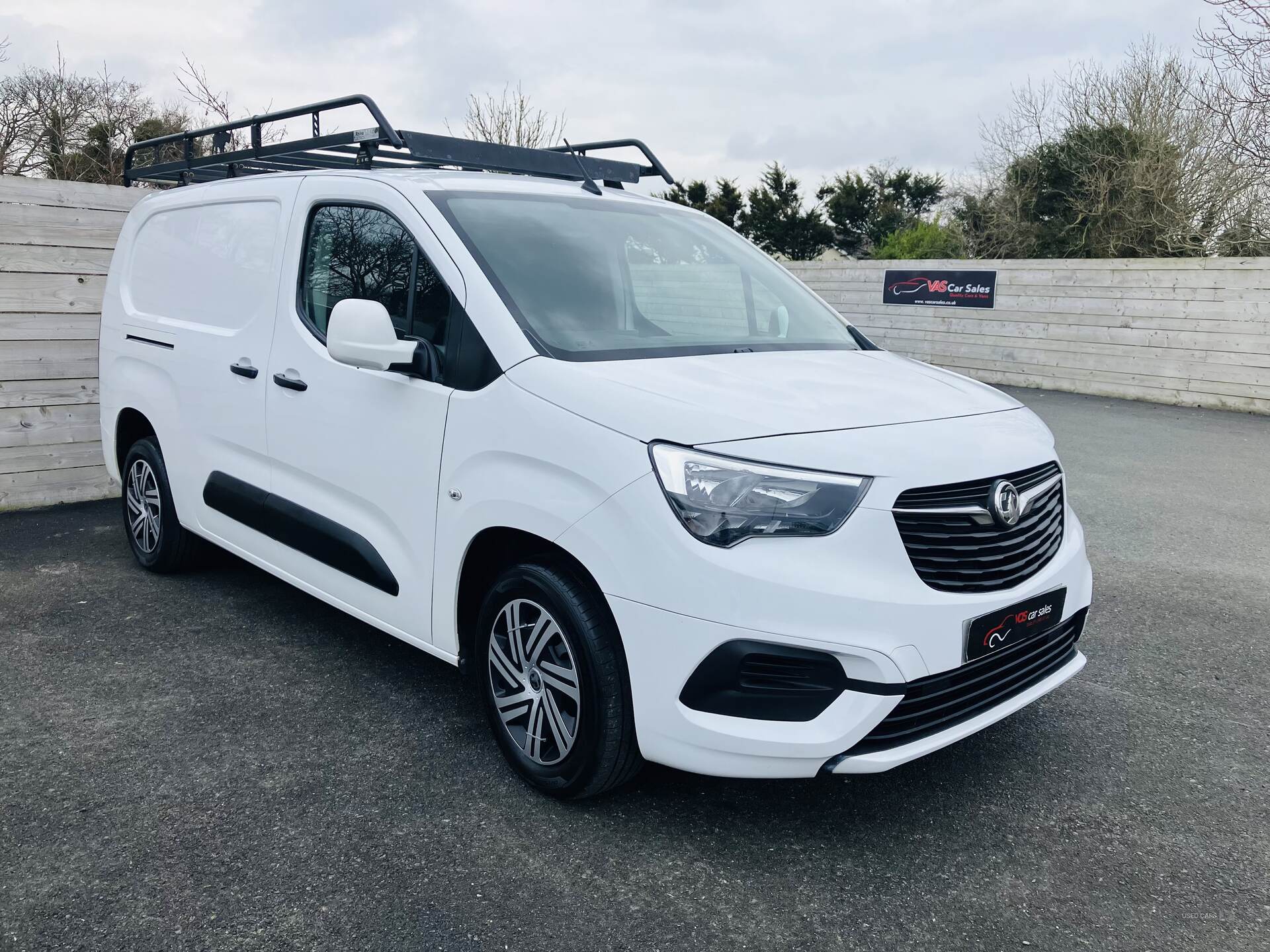 Vauxhall Combo CARGO L2 DIESEL in Down