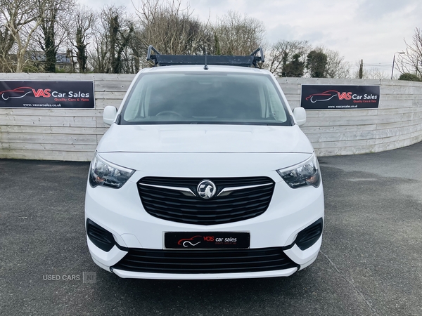 Vauxhall Combo CARGO L2 DIESEL in Down