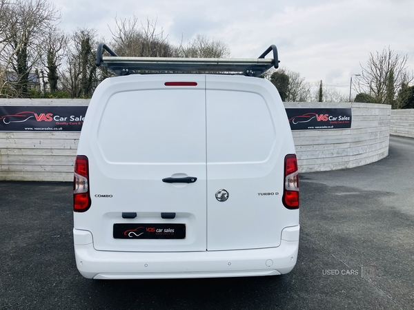 Vauxhall Combo CARGO L2 DIESEL in Down
