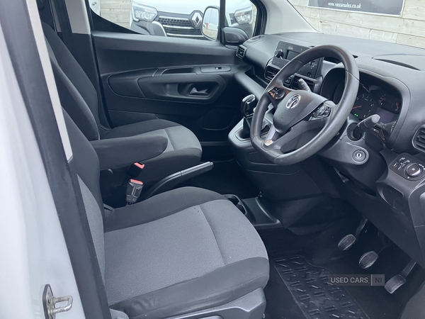 Vauxhall Combo CARGO L2 DIESEL in Down