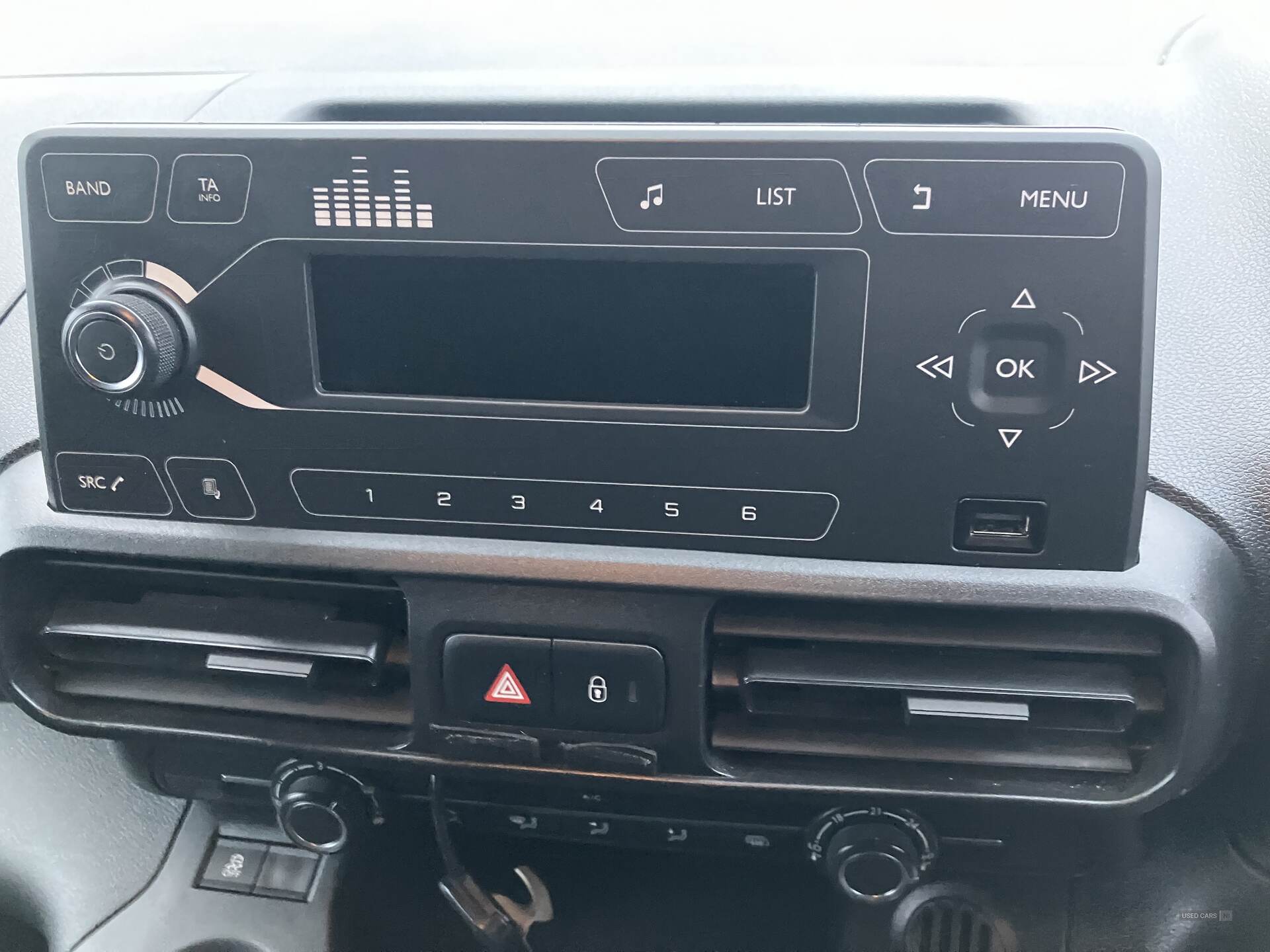 Vauxhall Combo CARGO L2 DIESEL in Down