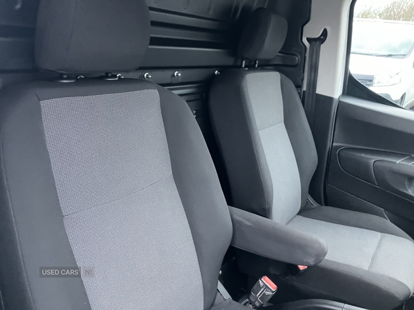 Vauxhall Combo CARGO L2 DIESEL in Down