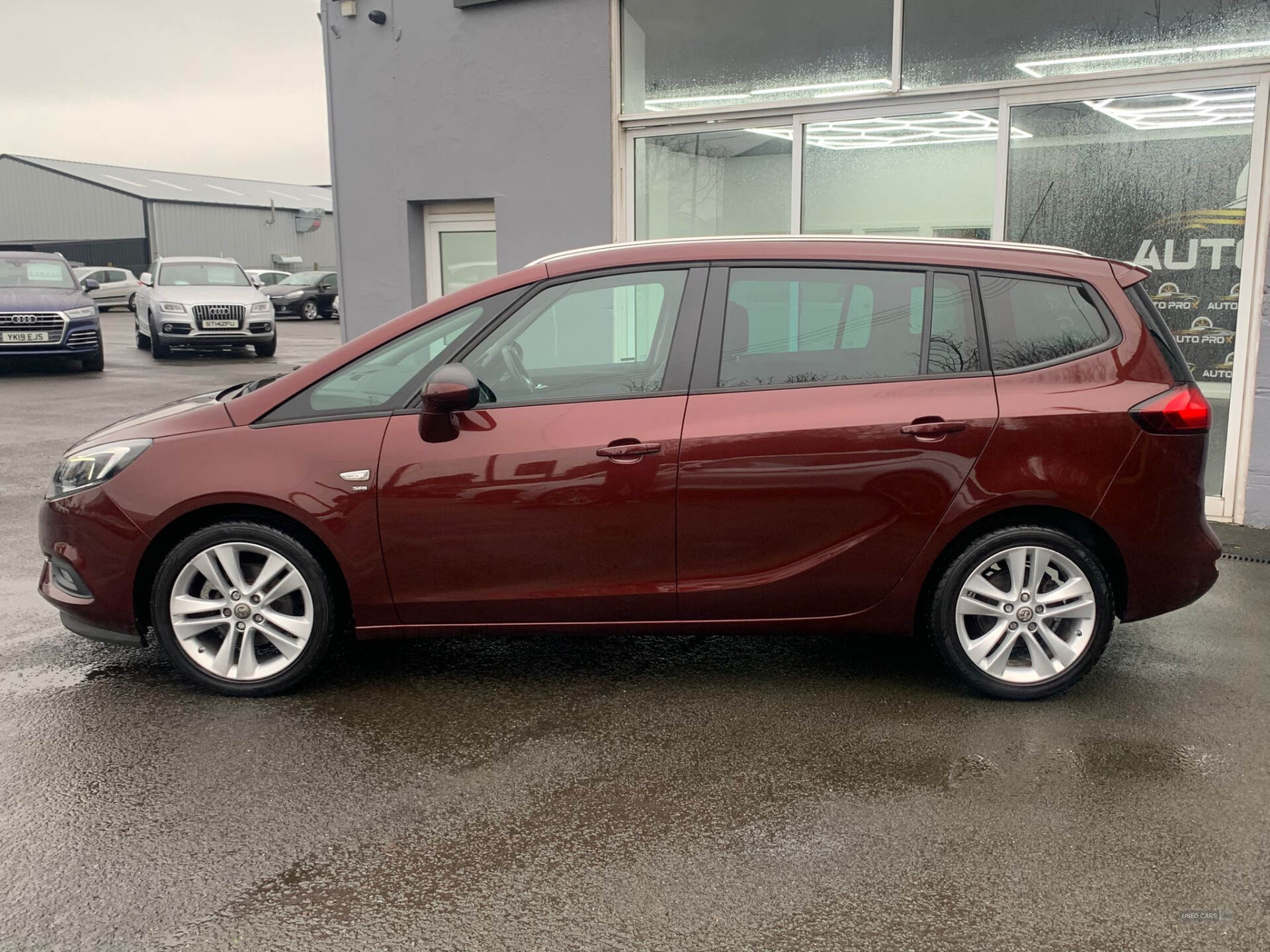 Apr 2018 Vauxhall Zafira Tourer 1.4T SRi Nav 5dr