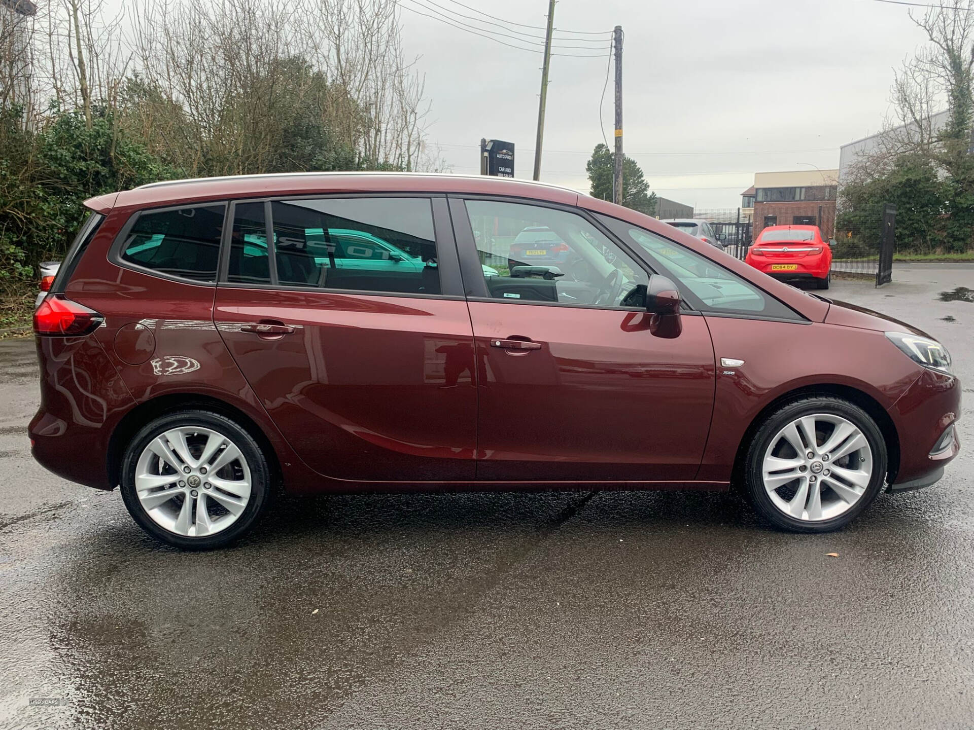 Apr 2018 Vauxhall Zafira Tourer 1.4T SRi Nav 5dr