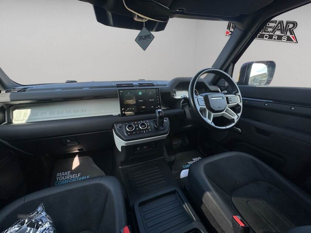 Jan 2022 Land Rover Defender 3.0 D250 X-Dynamic S 110 5dr Auto