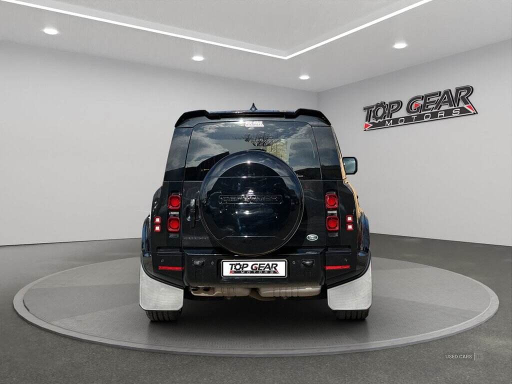Jan 2022 Land Rover Defender 3.0 D250 X-Dynamic S 110 5dr Auto